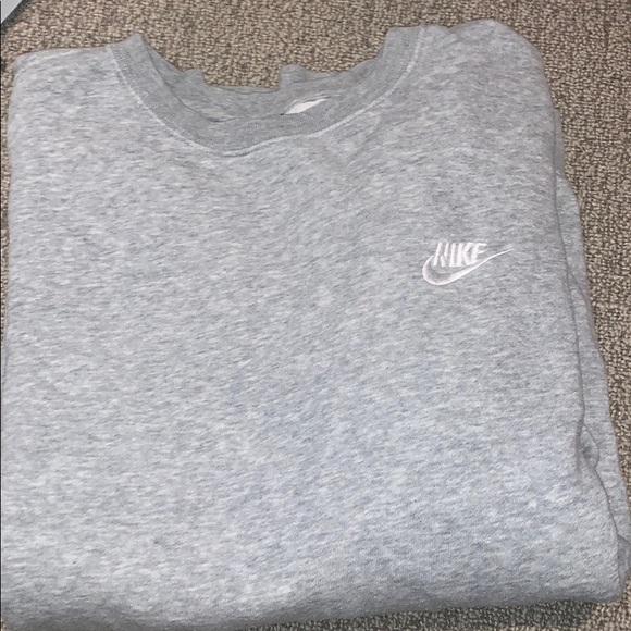 Nike Other - Men’s Nike crew neck size L